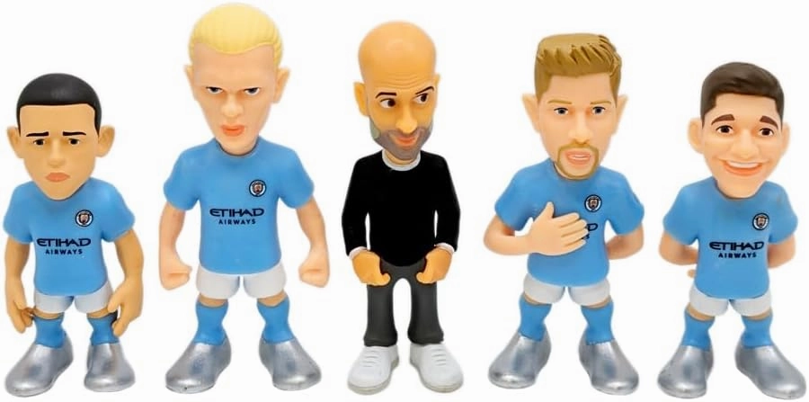 5-Pack of 7cm Soccer Players - A Miniature Marvel for Every Football Enthusiast.