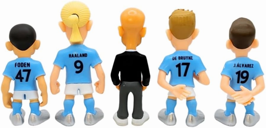 5-Pack of 7cm Soccer Players - A Miniature Marvel for Every Football Enthusiast.