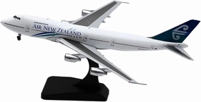 Alloy Collectible Plane 1 400 for Air New Zealand Boeing B747-200B Diecast Aircraft Jet Model ZK-NZY Miniatures Set