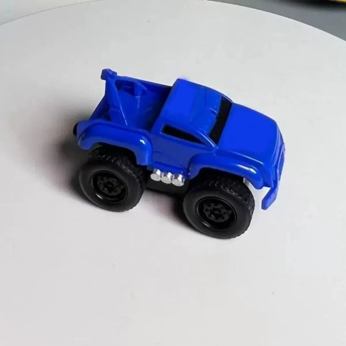 Magnetic Wall Climbing Toy Car,Anti-Gravity Climber Toys,Travel On Vertical Surfaces Such As Walls and Ceilings (3pcs)