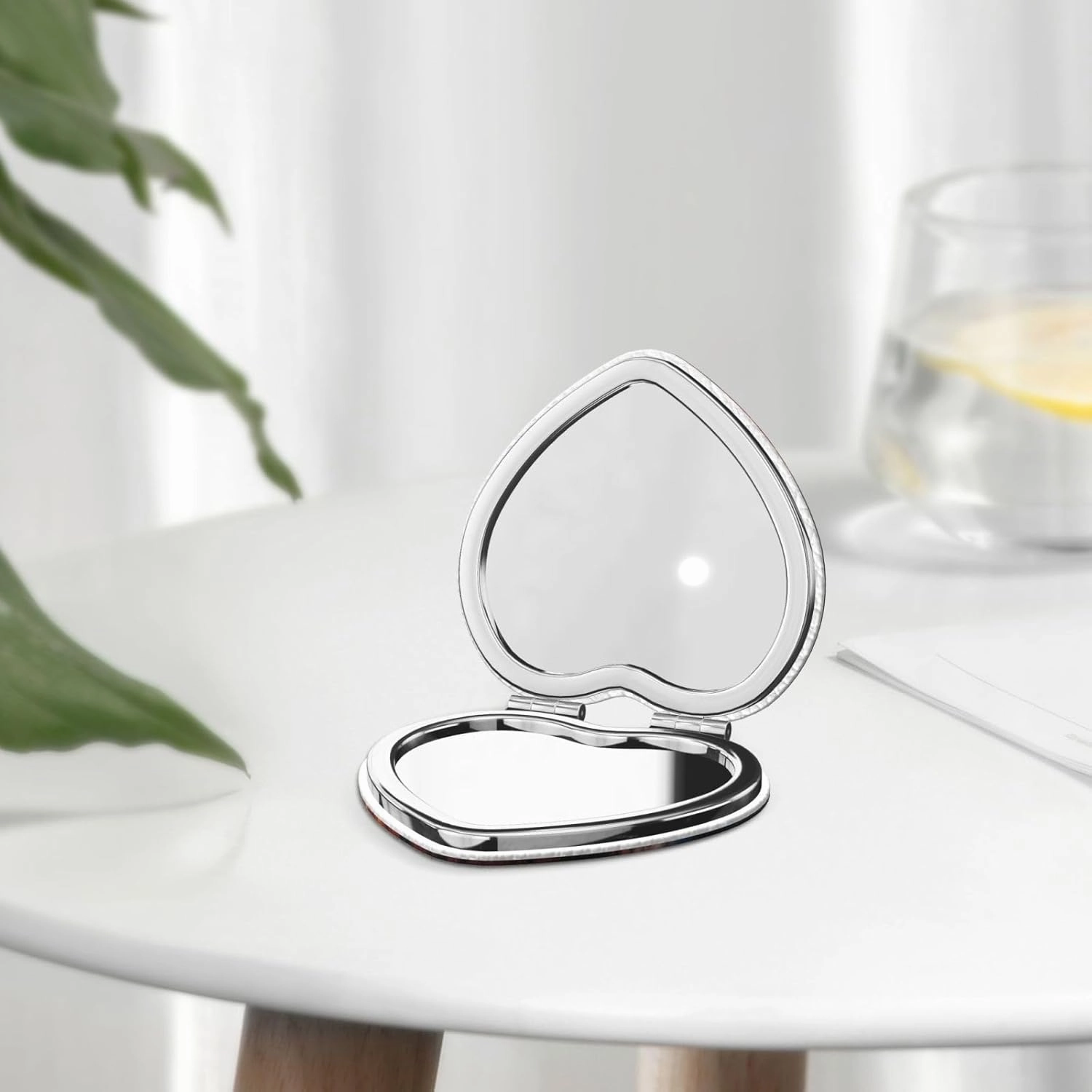 Portable Pocket Makeup Mirror Lightning Tennis Travel Cosmetic Mirror Heart Shape Print Magnifying Compact Mirror for Eyelash