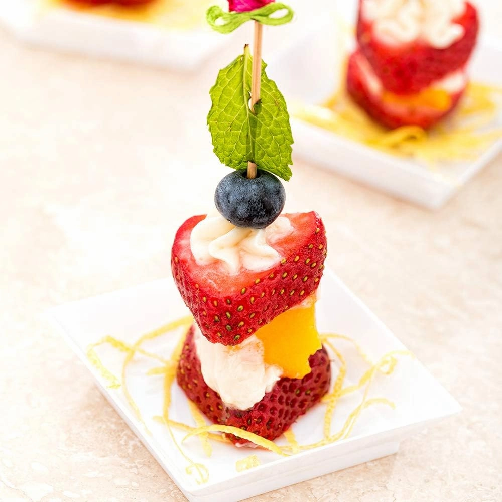 Restaurantware 2.5 x 2.5 Inch Mini Tasting Plates 100 Disposable Square Plastic Plates - Durable Stylish White Plastic Hors D'oeuvre Serving Plates For Desserts Or Appetizers At Parties