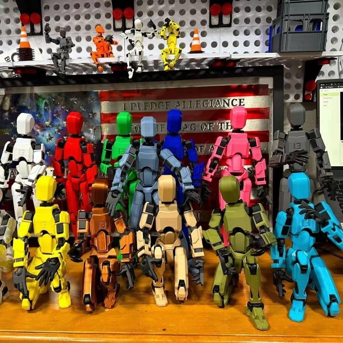 Titan13 Action Figure, Lucky Robot 13 Action Figures, 3D Printed Multi-Jointed Movable Action Figure, Dummy Robot 13 Action Figures for Desktop Decorations Game Gifts(9pcs)